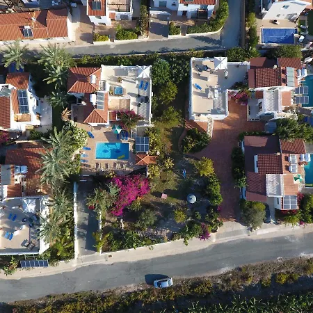 Polyxeni's Villas Coral Bay
