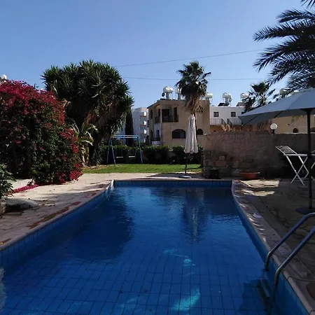 Вилла Polyxeni's Villas Корал-Бэй