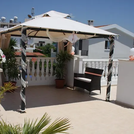 Вилла Polyxeni's Villas Корал-Бэй