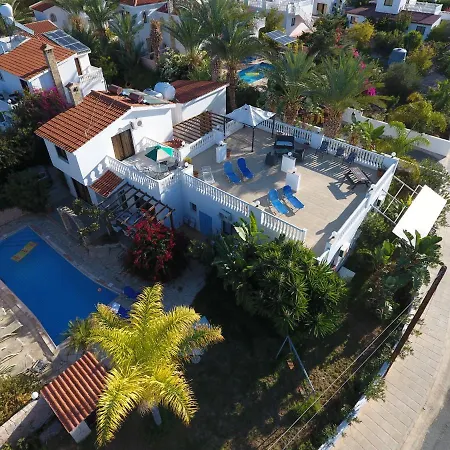 Willa Polyxeni's Villas Coral Bay